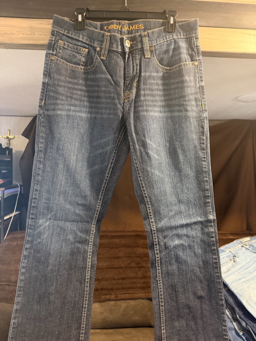 Cody James Men’s Bootcut Jeans in Medium Blue Wash 32x34